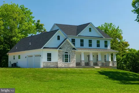 63 E Richwood Hall Ct, Charles Town, WV 25414