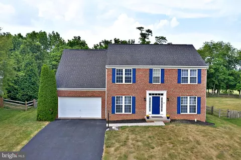 188 Sawgrass Dr, Charles Town, WV 25414