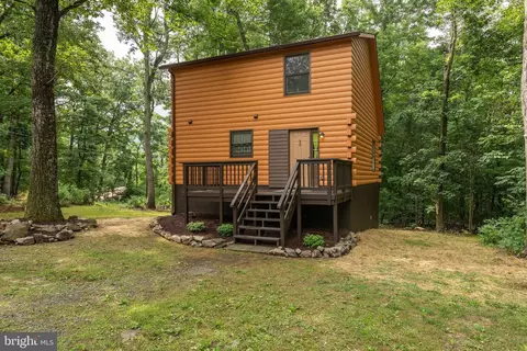 84 Upper Clubhouse Dr, Harpers Ferry, WV 25425