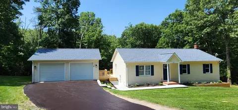 127 Harvey Rd, Harpers Ferry, WV 25425