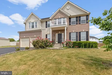 62 Stratus Dr, Kearneysville, WV 25430