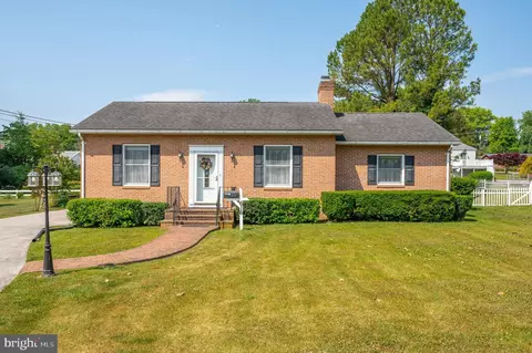 616 S Seminary, Charles Town, WV 25414