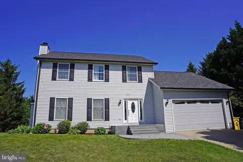 207 Vista Ct, Charles Town, WV 25414