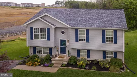 98 Rex Dr, Ranson, WV 25438