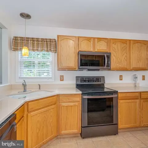 446 Oak Lee Dr, Ranson, WV 25438 photo 6