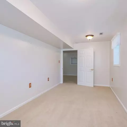 446 Oak Lee Dr, Ranson, WV 25438 photo 33