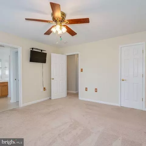 446 Oak Lee Dr, Ranson, WV 25438 photo 14