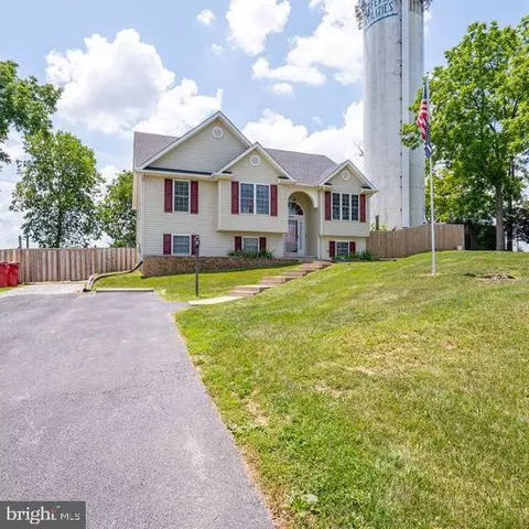 446 Oak Lee Dr, Ranson, WV 25438 photo 3
