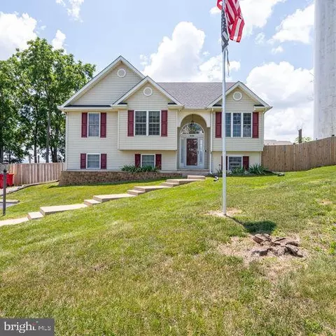446 Oak Lee Dr, Ranson, WV 25438 photo 2