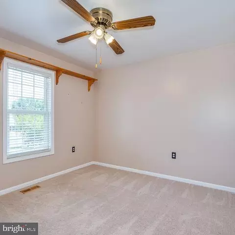 446 Oak Lee Dr, Ranson, WV 25438 photo 22