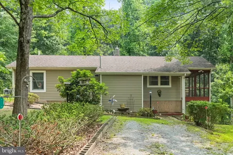 30 Mcguire Cir, Harpers Ferry, WV 25425