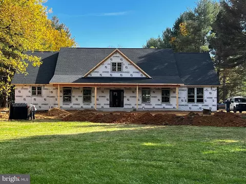 12694 Leetown Rd, Kearneysville, WV 25430