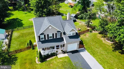 202 Fenway Dr, Charles Town, WV 25414