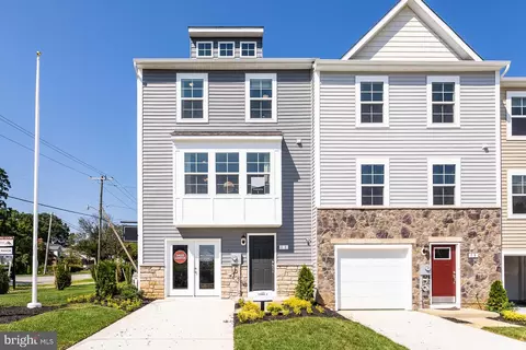 180 Tate Manor Dr, Charles Town, WV 25414