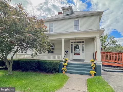 404 S Church St, Charles Town, WV 25414