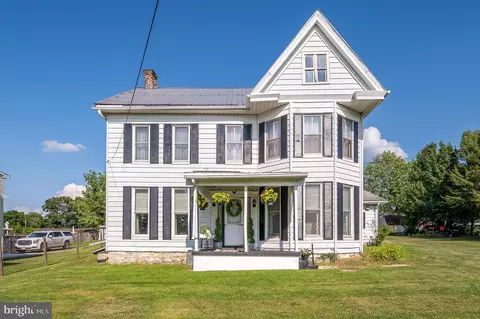 230 2nd St, Shenandoah Junction, WV 25442