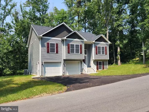 1300 Shenandoah River Dr Harpers Ferry Wv, Harpers Ferry, WV 25425