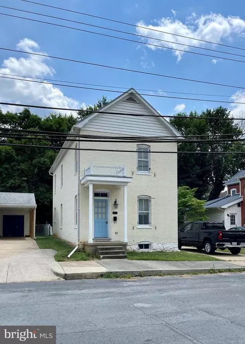411 E Liberty St, Charles Town, WV 25414