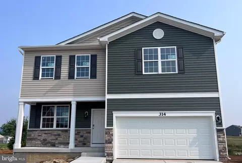446 Gatehouse Pl, Charles Town, WV 25414