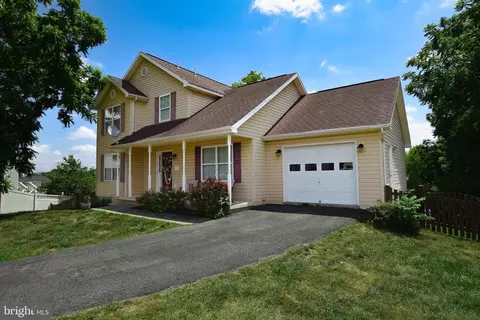 77 Velveteen Ct, Ranson, WV 25438