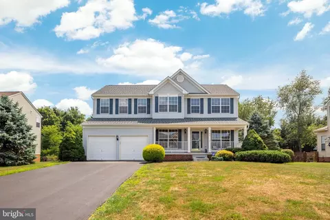 66 Avenel Ct, Charles Town, WV 25414