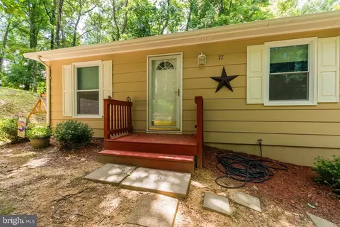 77 Jeanie G Rd, Harpers Ferry, WV 25425