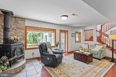 62 Vanderveer Ln, Shepherdstown, WV 25443