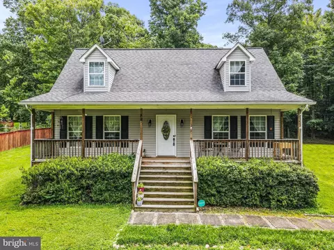88 Chipmunk Ln, Harpers Ferry, WV 25425