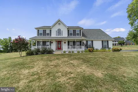 340 Fairview Dr, Charles Town, WV 25414