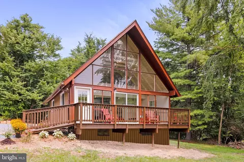 715 Cedar Hill Dr, Harpers Ferry, WV 25425