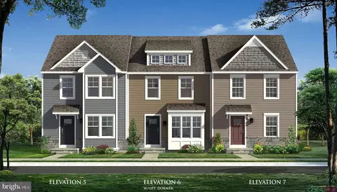 625 Lord Fairfax St, Charles Town, WV 25414