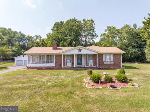 14917 Leetown Rd, Kearneysville, WV 25430