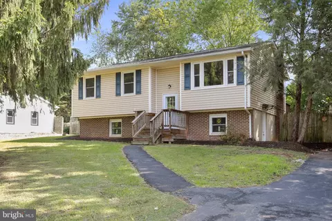 52 Goldenrod Dr, Charles Town, WV 25414