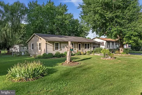 44 Barbary Ct, Charles Town, WV 25414