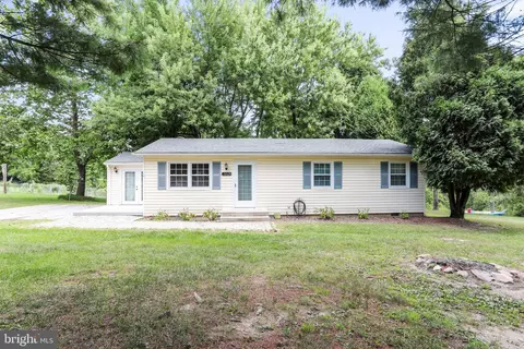 503 Mountainside Rd, Harpers Ferry, WV 25425