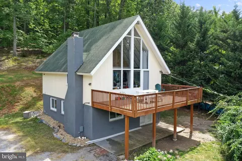 458 Windsong Rd, Harpers Ferry, WV 25425