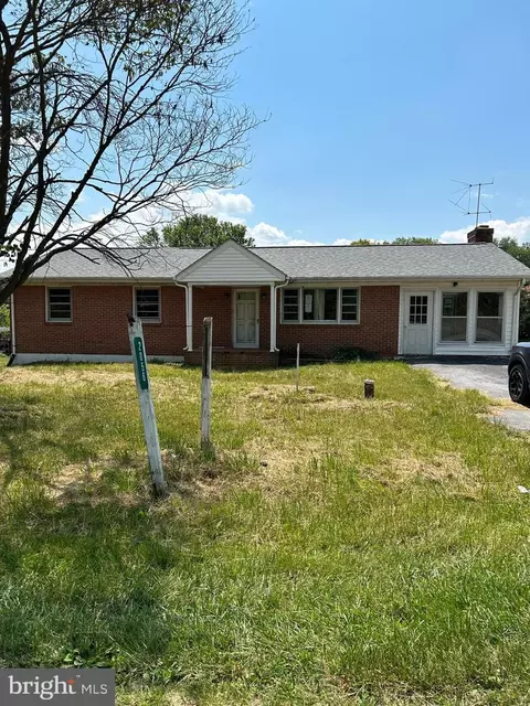 2056 Myerstown Rd, Charles Town, WV 25414