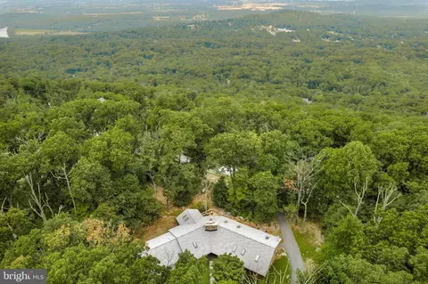 680 Wren Ln, Harpers Ferry, WV 25425