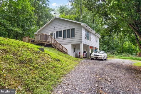 108 Pack Horse Ford Dr, Shepherdstown, WV 25443
