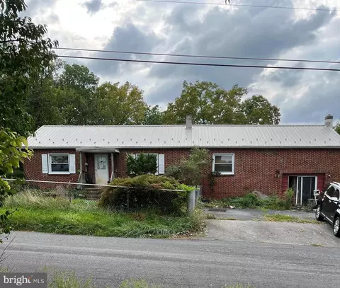 99 Willingham Rd, Charles Town, WV 25414