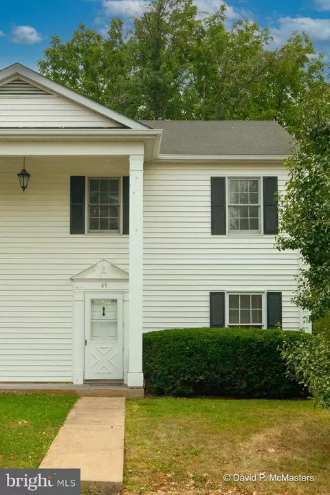 49 Standish Ct, Charles Town, WV 25414