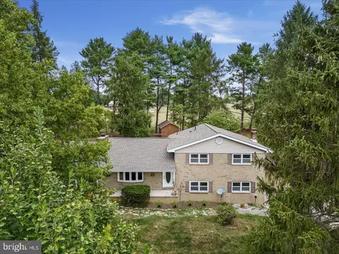 137 Mount Hammond Ln, Charles Town, WV 25414