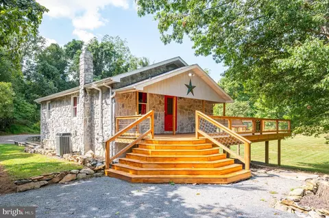 365 Big Oak Dr, Shepherdstown, WV 25443