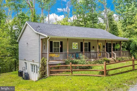 633 Wild Rose Ln, Harpers Ferry, WV 25425