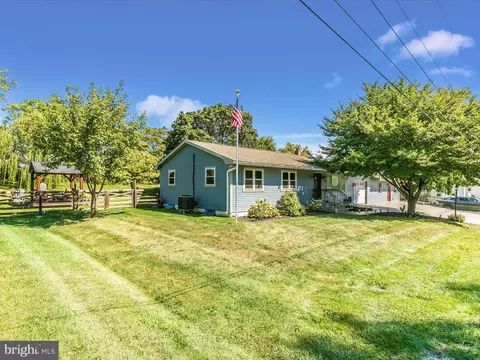 135 Circle St, Ranson, WV 25438 photo 5