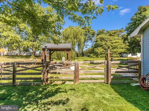135 Circle St, Ranson, WV 25438 photo 8