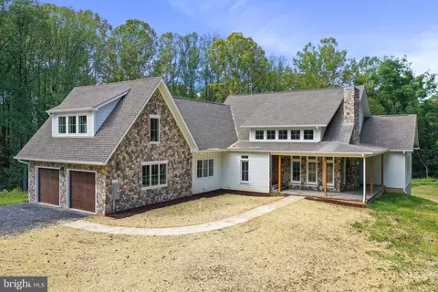 73 Quail Woods Dr, Shepherdstown, WV 25443