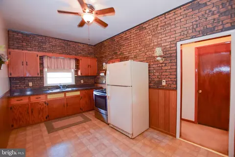 Kitchen - 3086 Summit Point Rd, Summit Point, WV 25446 photo 2 of 3