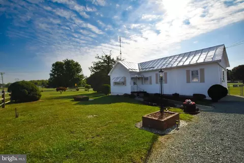 Exterior - 3086 Summit Point Rd, Summit Point, WV 25446 photo 2 of 5