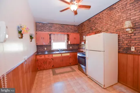 Kitchen - 3086 Summit Point Rd, Summit Point, WV 25446 photo 1 of 3